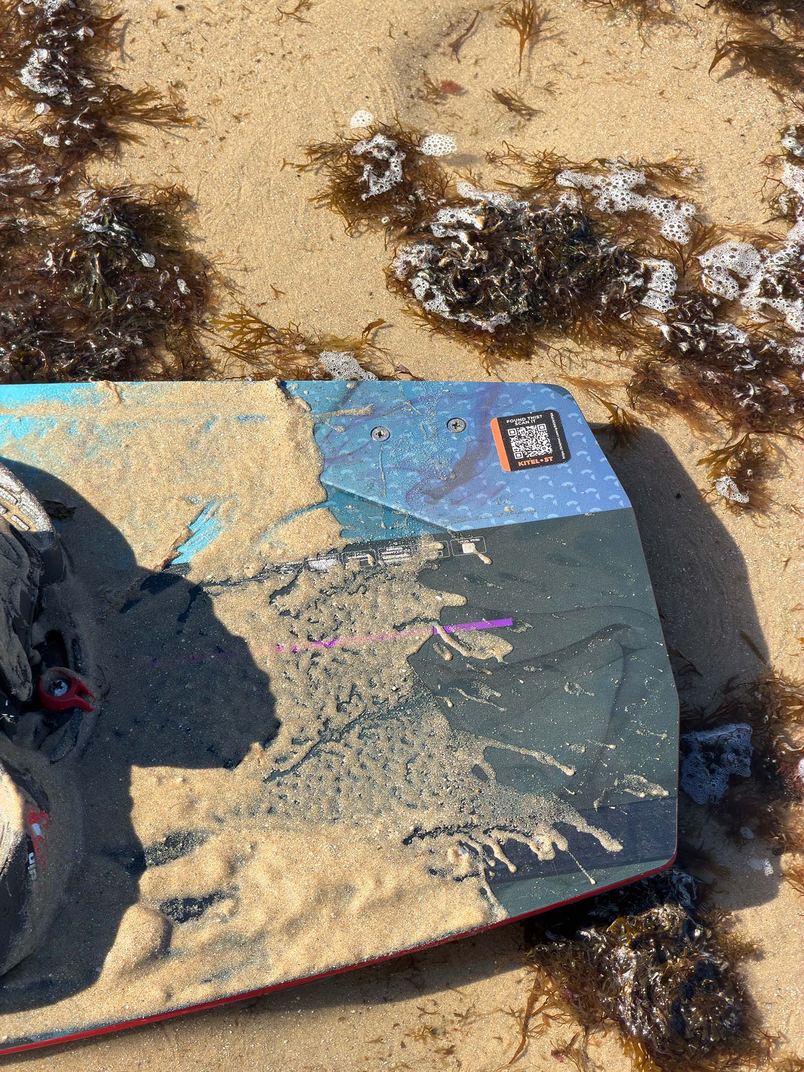 Lost & Found QR sticker for kiteboards and foil boards