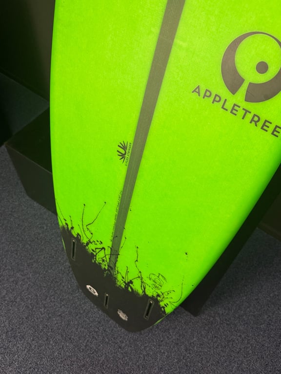 Luke's Leaf 4'11 ex demo, like new!